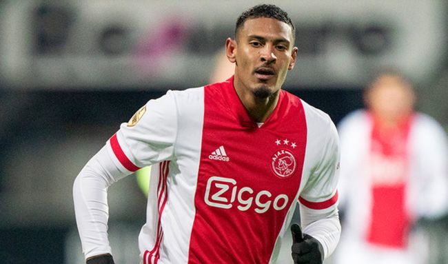 尔西表现得 尔西表现得