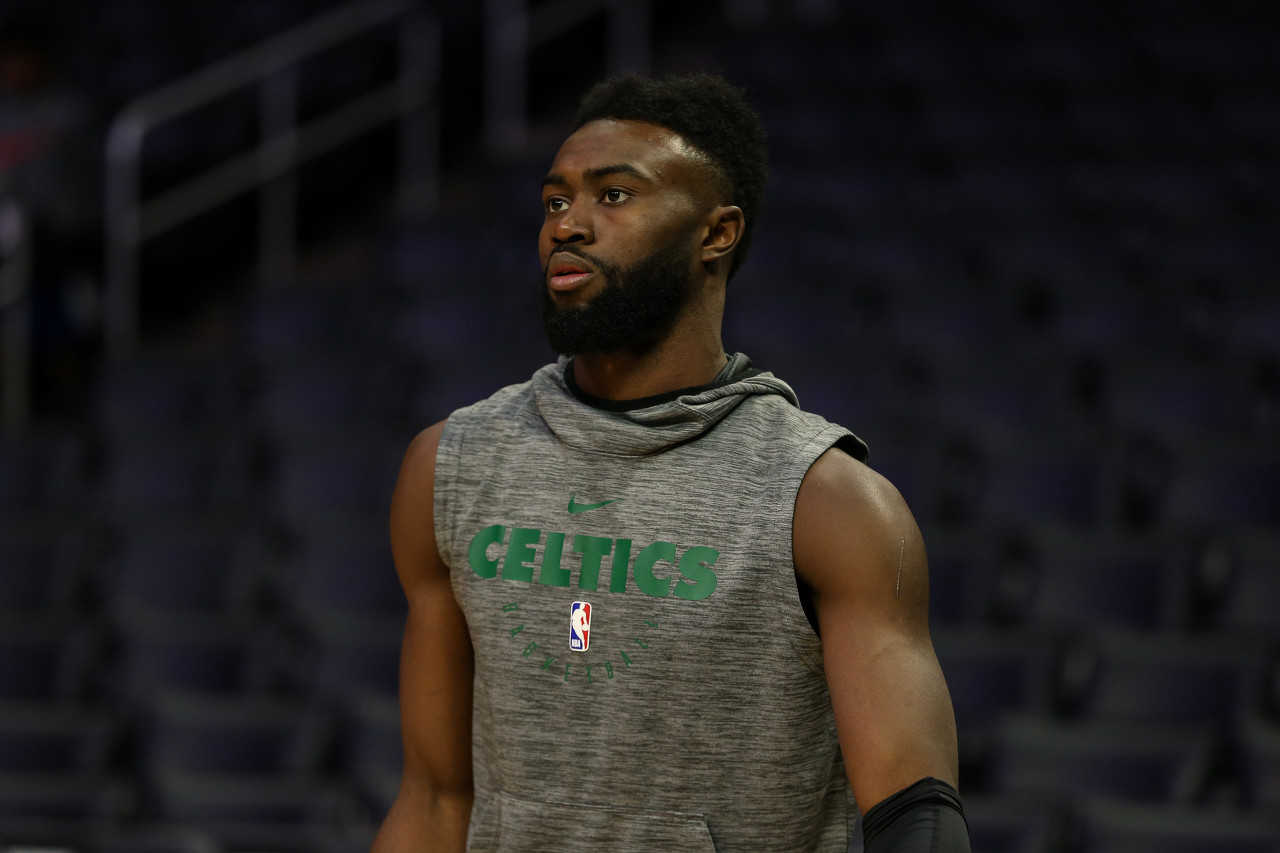 后腰的站位 后腰的站位