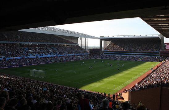 赛场硝烟正 赛场硝烟正